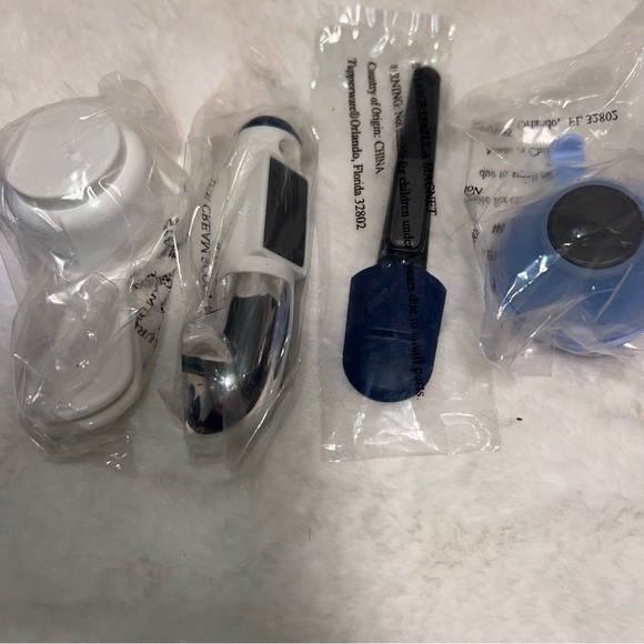 TUPPERWARE MAGNET/KEYCHAIN MINI LOT OF 5 BRAND NEW LOT 2 - Picture 3 of 6